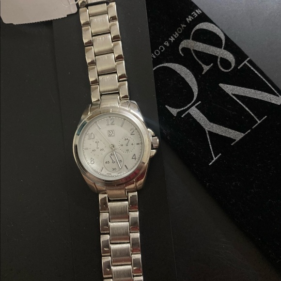 Silver NYC hand watch ! - Picture 4 of 8